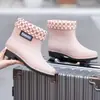Botas de lluvia de algodón de caña alta, antideslizantes, forradas de polar, cubrezapatos impermeables, cubrezapatos de goma, botas de agua, de media pantorrilla para mujer, aptas para cocina, cálidas, botas de caña corta