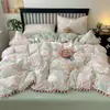 Juego de Cama de Hilo Bouclé Estilo Nuevo 2026 de Cuatro Piezas, Estilo Ins con Encaje de Pompón, para Dormitorio de Estudiante, Juego de Tres Piezas