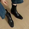 Novas botas justas de outono e inverno para emagrecer para comércio exterior, bico quadrado, salto grosso, preto e marrom, botas Martin versáteis de salto médio para o dia a dia