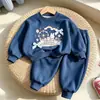 Nuevo Conjunto de Comercio Exterior para Niñas, Sudadera con Lazo y Pantalones Jogger, Atuendo de Dos Piezas Versátil y Elegante para Niños Pequeños y Niños Pequeños
