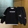 Ropa para Niños Trajes para Niños Primavera y Otoño 2026 Nuevos Conjuntos Deportivos de Otoño para Niños Niños Grandes Sudadera Fresca Elegante Moderna
