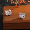 Pendientes de botón de oreja de gato pequeños de diamantes completos, de moda, lindos, versátiles, de nicho, exquisitos, pendientes pequeños simples de lujo ligero para el trabajo, al por mayor