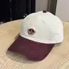 Gorra de Béisbol de Pana con Oso de Dibujos Animados para Mujer Ala Ancha Hace que la Cara Parezca Más Pequeña Gorro Grueso y Cálido Estilo Coreano Parte Superior Suave Gorra Plana Moderna
