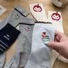 Calcetines Grises para Mujer, de Longitud Media hasta la Pantorrilla, Estilo Primavera y Verano, Calcetines Largos, Algodón Puro, Transpirables, Rayados Estilo Japonés, Estilo Verano Delgado, Calcetines Arrugados, Venta al por Mayor