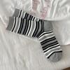 Calcetines de Mujer Estilo Coreano Otoño e Invierno Nuevos Calcetines de Media Caña de Doble Aguja Venta al por Mayor Calcetines Holgados de Mujer Estilo Japonés Bloque de Color Rayados Algodón