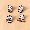 Insígnia de Metal Broche Panda Instrumento Musical Clássico Desenho Animado Guzheng Pipa Broche Panda Acessórios para Mochila Escolar de Estudante Presente