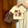 Conjunto Delgado Nuevo Estampado de Verano 2026 para Niños y Niñas, Conjunto de Dos Piezas de Moda Súper Lindo con Pantalones Cortos y Manga Corta