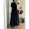Vestido Coreano de Hombro Único Estilo Perezoso con Impresionante Diseño Falso de Dos Piezas, Elegante y Sexy, Ceñido a la Cintura y Adelgazante, Vestido sin Hombros