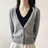 Camiseta Falsa de Duas Peças com Gola Halter e Mangas Longas para Mulheres, Novo Design de Outono com Aparência Única e Bonita, Top de Tricô Muito Atraente 10192