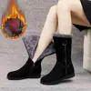 Botas de Algodón Cálidas de Invierno 2026 Estilo Nuevo con Forro de Felpa, de Media Caña, Antideslizantes, Suela Plana, Ins, de Caña Alta, de Felpa para Nieve para Mujer