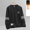 Camiseta de Manga Larga para Hombre Otoño e Invierno Ins Marca de Moda Holgada de Terciopelo Casual Camiseta Base Sudadera con Cuello Redondo Estampada para Jóvenes Estudiantes