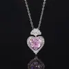 Otoño e invierno nuevo joyería Huabi diamante de alto carbono corte flor de hielo diamante amarillo cobre incrustado traje con forma de corazón 10*10