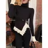 Top de punto de cuello alto con mangas acampanadas para mujer, diseño otoñal e invernal, capa interior irregular ajustada de estilo retro de nicho