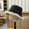 Nuevo Sombrero de Pescador de Felpa Estilo Coreano para Mujer, Versátil Otoño e Invierno, Forro Polar Grueso A prueba de Frío con Protección para las Orejas, Sombrero de Cubo