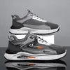 Zapatos de algodón de invierno para hombre 2026 estilo nuevo zapatillas con forro de felpa de moda versátiles antideslizantes casuales para correr D291-1 algodón