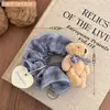 Lindo coletero de peluche a cuadros de oso para niñas, pinza para flequillo de muñeca de alta apariencia, nuevo pasador de garra para diadema 2026