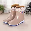 Botas de lluvia para adultos hasta la pantorrilla para mujer, zapatos de goma antideslizantes para exteriores de verano, zapatos impermeables para lavandería, botas de agua para trabajo en cocina, cubrebotas