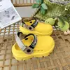 Zapatos Croc para niños y niñas, zapatos Croc de punta cerrada de moda, nuevos zapatos de playa transpirables de suela blanda de verano para exteriores de doble uso