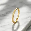 Anillo de Acero de Titanio Esmerilado Estrellado de Lujo Ligero de Gama Alta para Mujer, Diseño de Moda, Anillo Liso de Pareja de Nicho de Tendencia