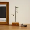 Joyería de color galvanizado creativo, estante de almacenamiento con fondo de madera, estante de exhibición para collares y aretes, estante de almacenamiento de joyería de escritorio para el hogar