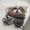 Bolso Pequeño Cruzado para Hombro o Axila de Felpa con Estampado de Leopardo, Cadena, Estilo Baguette, Informal, Suave, Novedad Otoño-Invierno 2026