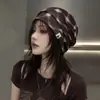 Nuevo Sombrero Holgado de Cuadros Retro de Nicho 2026 para Mujer, Pañuelo Ligero y Transpirable para Primavera/Verano, Sombrero de Moda que Afina el Rostro para Clima Frío
