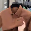 Camisa de Color Sólido Estilo Bolsillo Nueva de Verano con Cuello de Solapa, Camisa Versátil para Hombres de Negocios, Top Holgado de Manga Corta con Logo Bordado