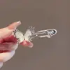 Pinza suave para flequillo, pinza para el cabello versátil y elegante, pinza de mariposa de cristal exquisita y lujosa con clip de pico de pato, pinza elegante para flequillo lateral
