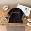 Conjunto Casual Nuevo Otoño 2026 para Niños Pequeños y Niños Estampado Retro Capa Base Cárdigan Chaqueta Top Mezclilla Suave