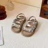 Nuevas Sandalias de Verano para Niñas 2026 Estilo Coreano Zapatos de Princesa Suela Suave Antideslizantes Zapatos de Playa de Moda Versátiles Sandalias para Estudiantes