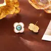 Aretes Estilo Chino de Turquesa y Nácar Natural con un Temperamento de Moda de Alta Gama y Lujo Ligero, Adecuados para una Mujer Moderna y Chic, Joyería de Nuevo Estilo Chino