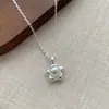 Colar Floral Doce e Delicado para Mulheres, Design de Nicho Estilo Ins, Corrente de Clavícula Versátil Fresca e Fashion, Gargantilha Tendência