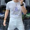 Nueva playera delgada de manga corta para hombre con perforado caliente 2025 en stock Cabello Rápido Verano Cuello Redondo Playera de Hombre Estampado