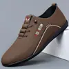 Zapatos de hombre para comercio exterior, nuevo modelo 2026, zapatos casuales de cuero tipo mocasín con suela blanda para hombres jóvenes, mocasines transpirables y cómodos