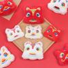 Año Nuevo Moda Nacional Dibujos Animados Peluche León Muñeco Festivo Colgante DIY Sombrero Bolso Broche Accesorios