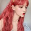 Peluca para Mujer con Cabello Largo y Rizado, Flequillo al Aire, Cabello Largo con Ondas Grandes, Peluca Completa que Moldea el Rostro, Entrega Directa del Fabricante, Hace que el Rostro Parezca Más Pequeño