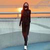 Ropa deportiva europea para mujer 2025 nuevo conjunto de moda primavera y otoño leggings a rayas rejuvenecedores conjunto de dos piezas para correr