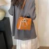 Bolsos Casuales Pequeños de Moda para Mujer de Este Año, Versátiles para el Verano, Bolsos Cruzados de Moda Nuevos 2026, Elegantes Bolsos Cubo de un Solo Hombro