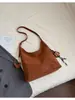 Bolsa de Grande Capacidade Feminina 2025 Nova Moda Inverno Retrô Bolsa de Ombro Estilo Ocidental Nicho Bolsa Tote para o Dia a Dia