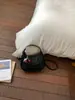 Bolsa de Mão com Design de Nicho Estilo Coreano Bolsa Dumpling Versátil Bolsa de Ombro Transversal Simples e Estilosa Nova Bolsa Transfronteiriça para o Dia a Dia para Mulheres