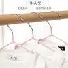 Perchas de Plástico Adulto Mojadas y Secas Sumergidas Creativas Simples Sin Marca Antideslizantes Estante para Secar Ropa del Hogar Estilo Engrosado Venta al por Mayor