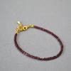 Pulsera Retro Artística de Nicho Europea y Americana con Esquinas Recortadas Cuadradas de Azúcar y Piedra Natural Apilada Elegante Versátil para Mujer