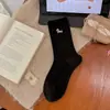 Zapatos, calcetines de algodón, calcetines de media pantorrilla bordados de perro de dibujos animados para mujer, calcetines ins de moda estilo coreano para chica, estilo universitario, con volantes