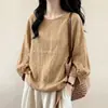 Camisa ligera de algodón y lino verde con diseño de hombro regular, nueva colección de verano 2026 para mujer, talla grande, adecuada para figuras curvilíneas, se lleva como capa exterior, con un estilo inspirado en el Zen