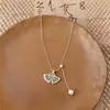 Colar de pérolas em formato de leque banhado a ouro 18K real, estilo nicho de alta qualidade, corrente de clavícula simples e moderna, acessório versátil de luxo leve