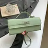Bolsa de Mão Elegante para Comércio Exterior com Fivela de Fecho para Mulheres, Bolsa Transversal Versátil e Estilosa com Acabamento de Luxo