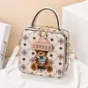 Entrega em uma peça atacado bolsa de comércio exterior 2023 nova bolsa de ombro transversal bolsa de mão feminina bolsa quadrada pequena bolsa feminina de urso de desenho animado