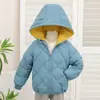 Abrigo acolchado de algodón para niños de otoño e invierno, abrigo grueso con capucha para niños y niñas, chaqueta acolchada de algodón estilo coreano para niños, ropa corta para niños