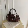 Bolsa de almohada de moda estilo coreano con lunares transfronteriza, nuevo modelo 2026, bolso de mano de gran capacidad para el día a día, bolso de hombro versátil para llevar debajo del brazo