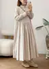 Moda Otoño 2026: Vestido de Manga Larga Plisado de Corte Holgado Estilo Artístico para Mujer al por Mayor